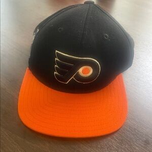 Flyers hat